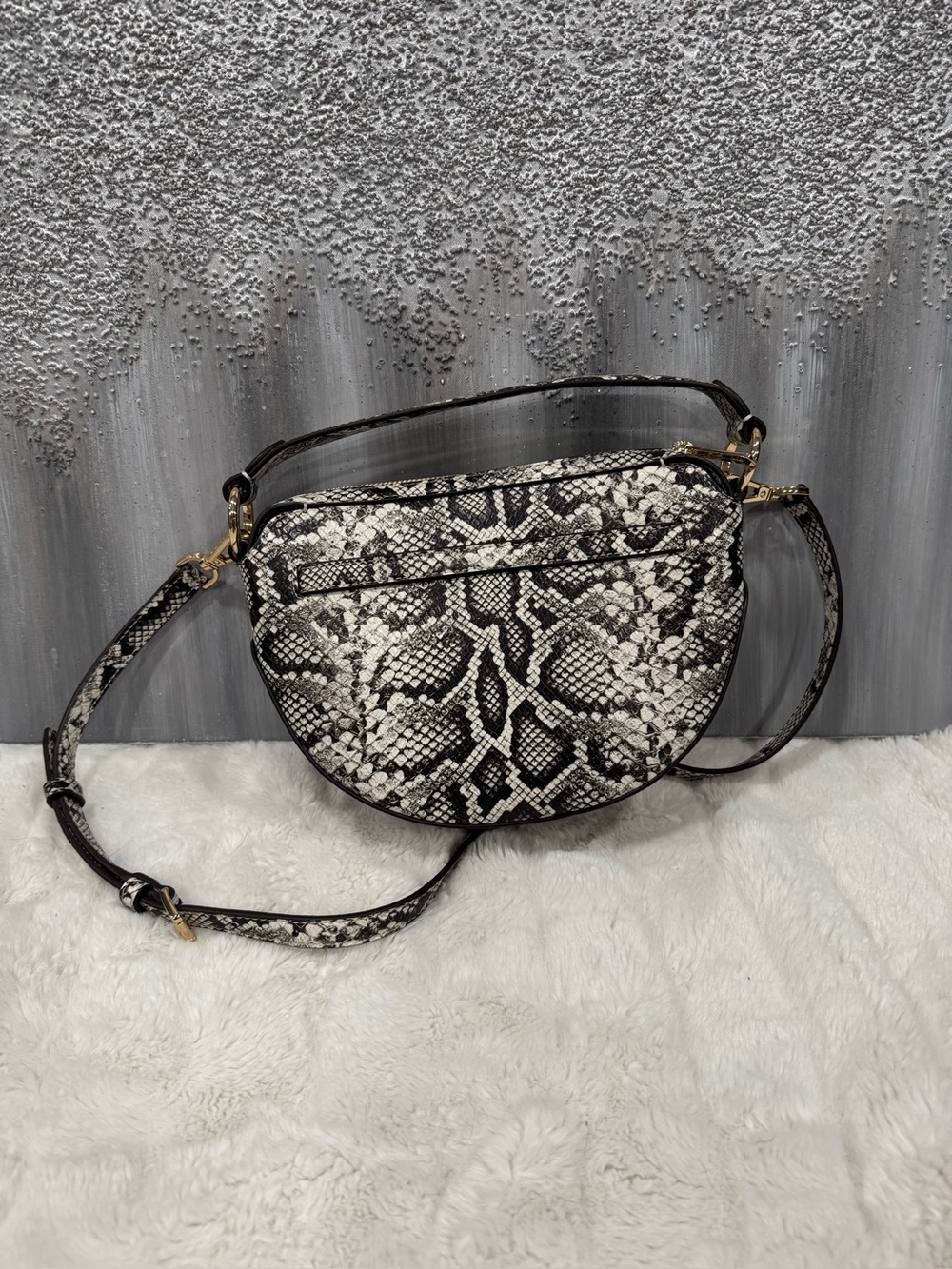 Michael Kors Emilia Half Moon Animal Print - Picture 5 of 15
